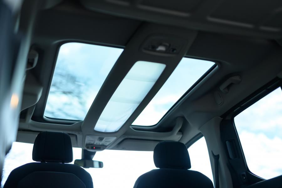 Интерьер Citroen Berlingo Multispace 2019 года  (JP) (фото 10 из 19)